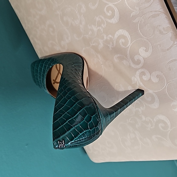 very beautiful color shoes - Picture 8 of 8